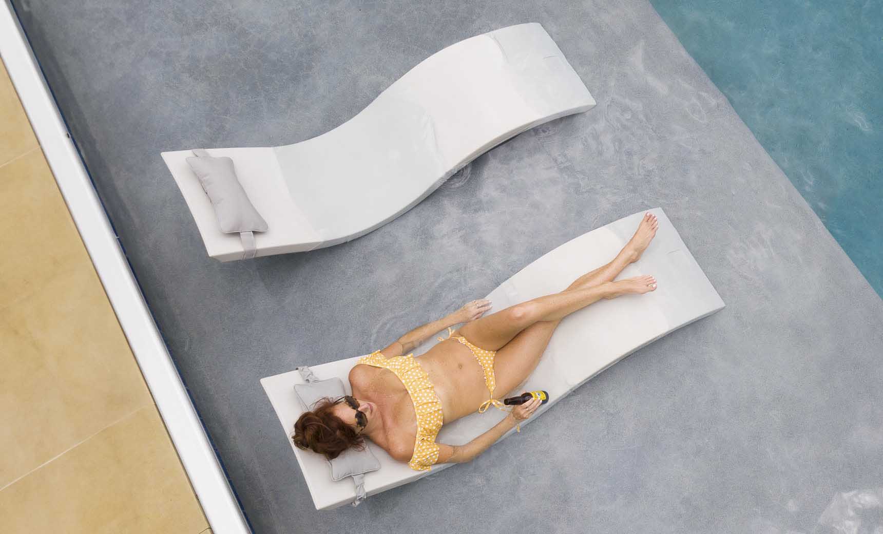 Ledge Signature Chaise and Headrest Pillow In-Pool Set