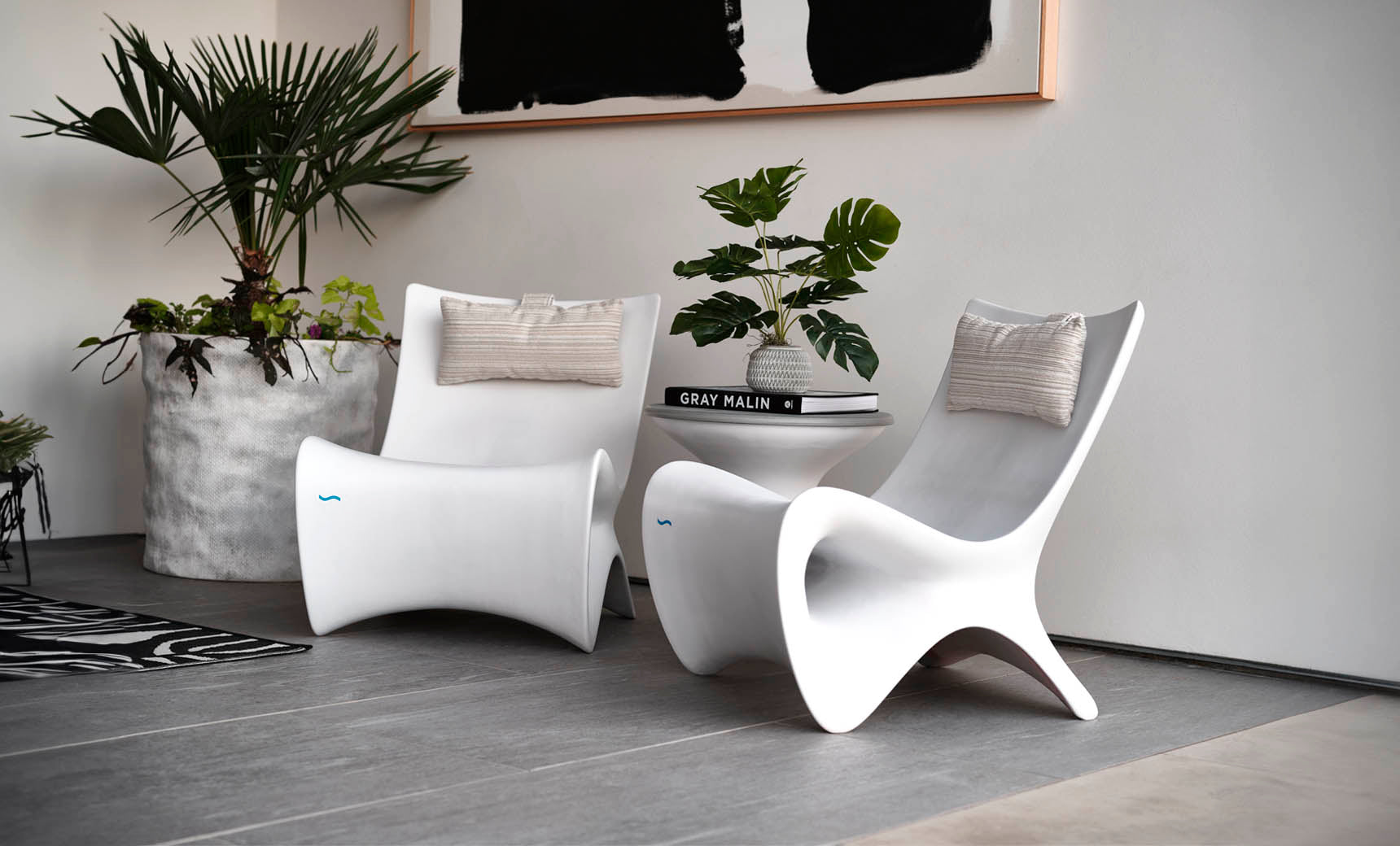 Ledge Autograph Chair