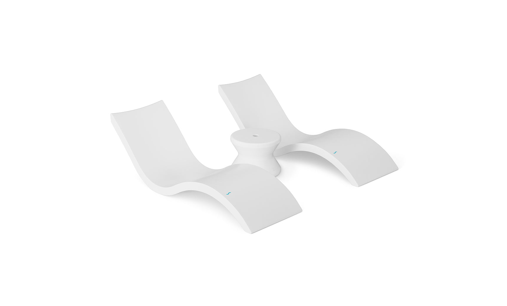 Ledge Signature Chaise and Side Table In-Pool Set