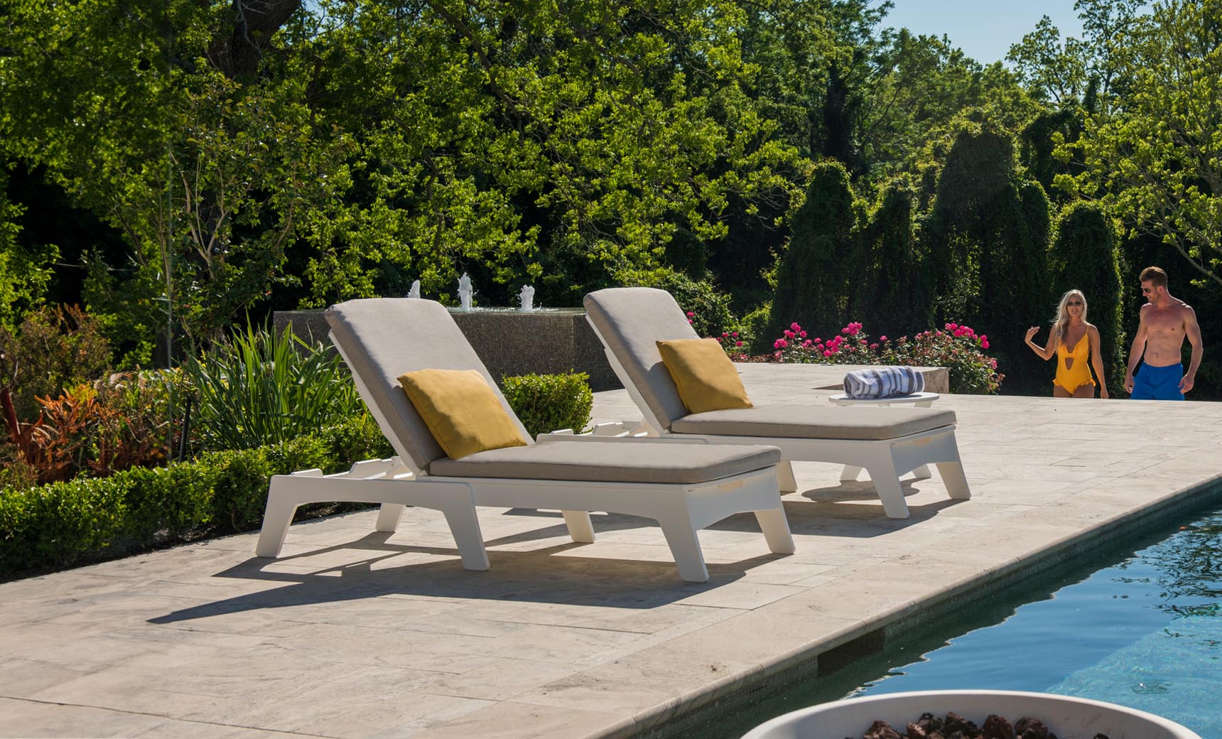 Ledge Mainstay Chaise