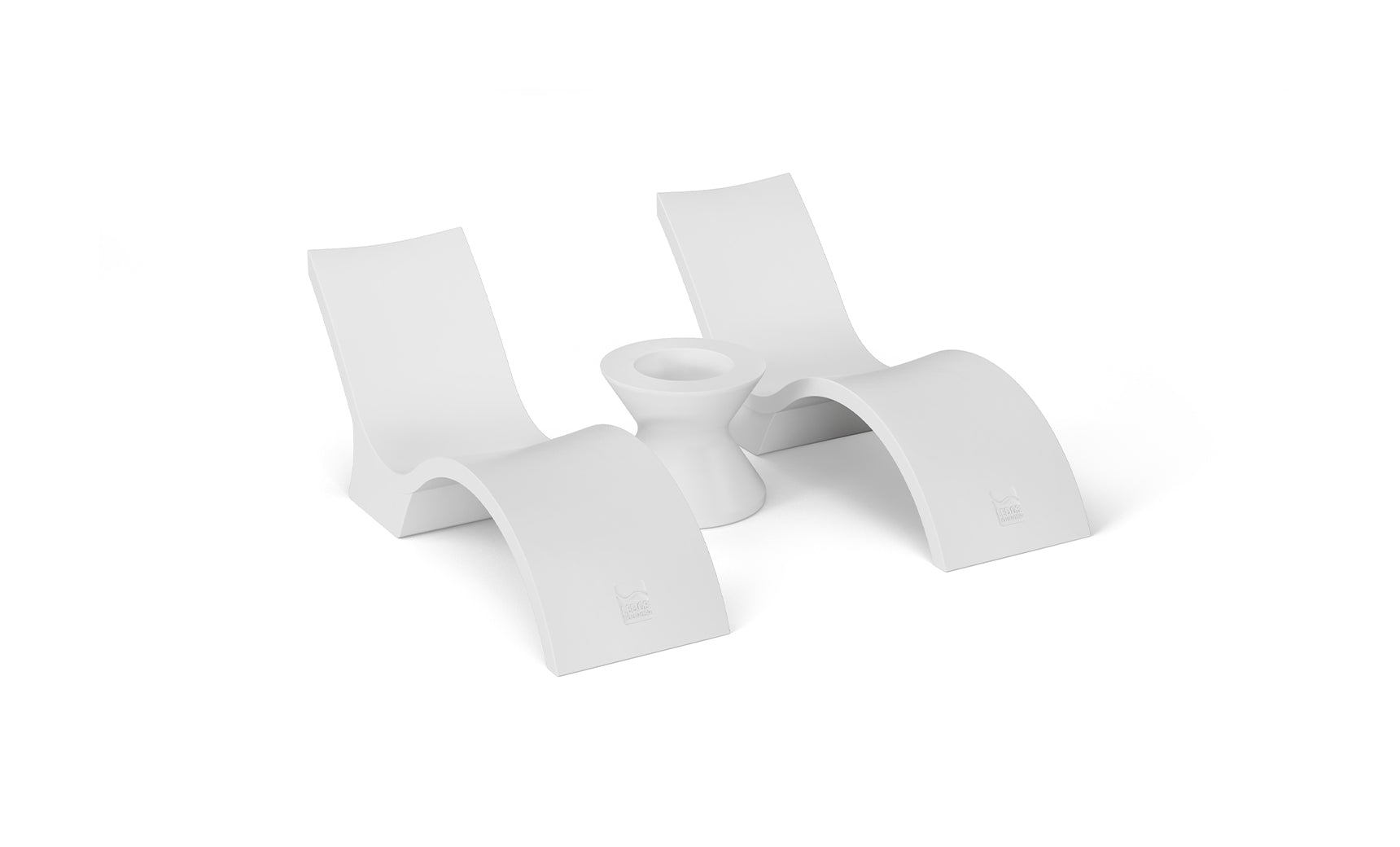 Ledge Signature Chaise Deep and Side Table In-Pool Set