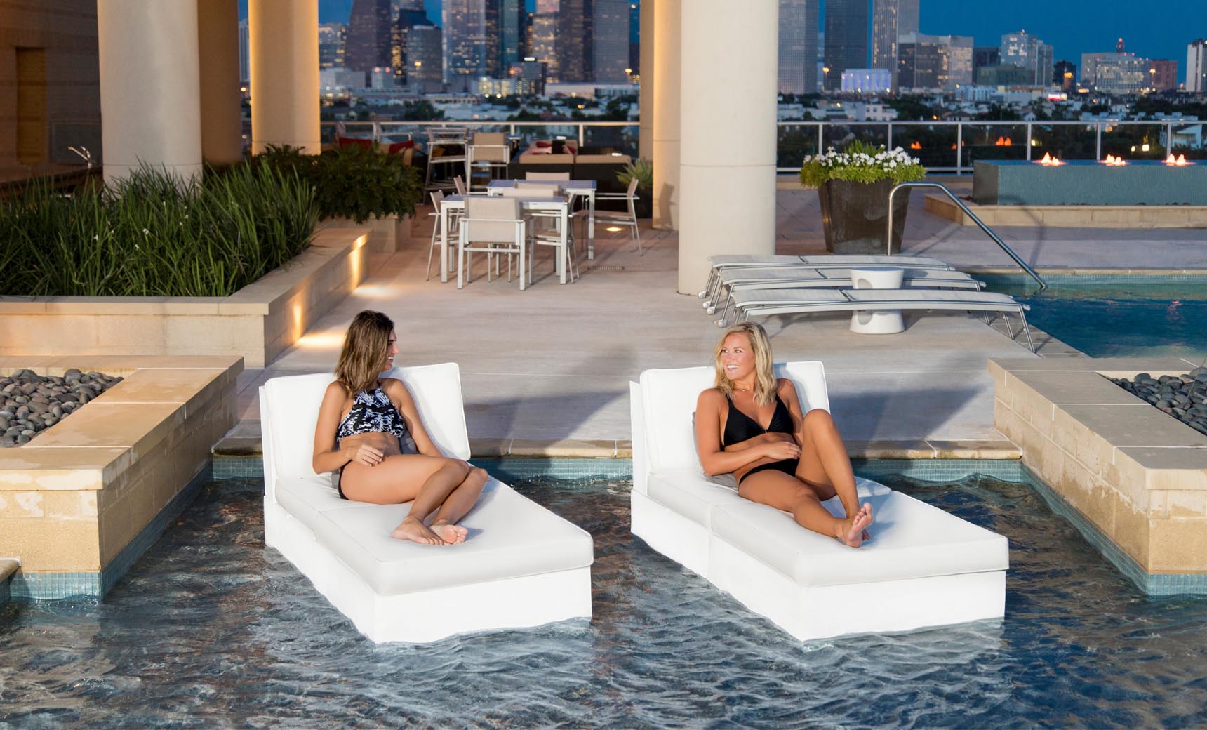 Ledge Signature Sectional 2 Piece Sun Chair