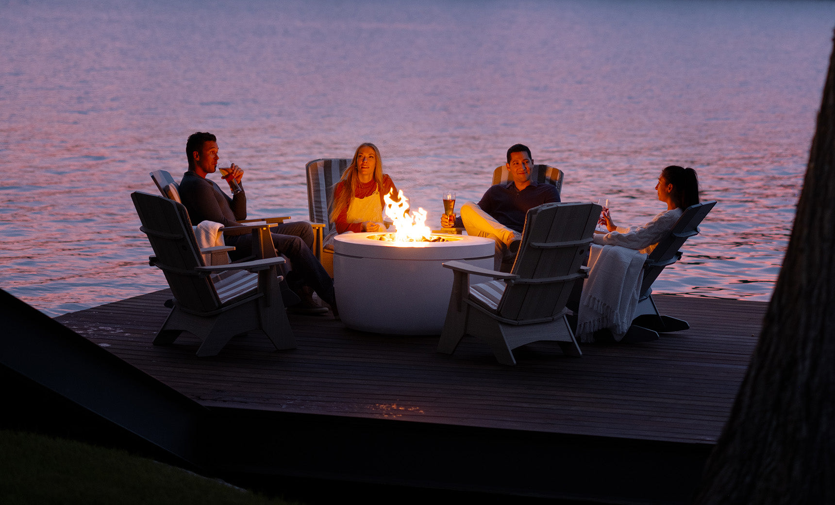 Ledge Halo Firepit with Set of 4 Adirondacks