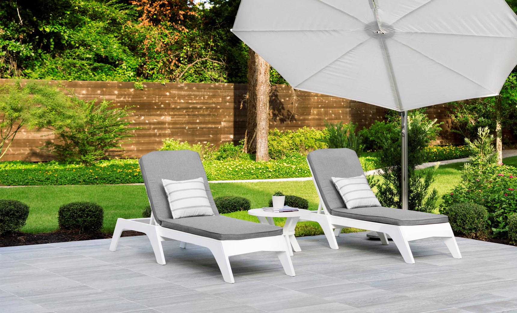 Outdoor Chaise Loungers