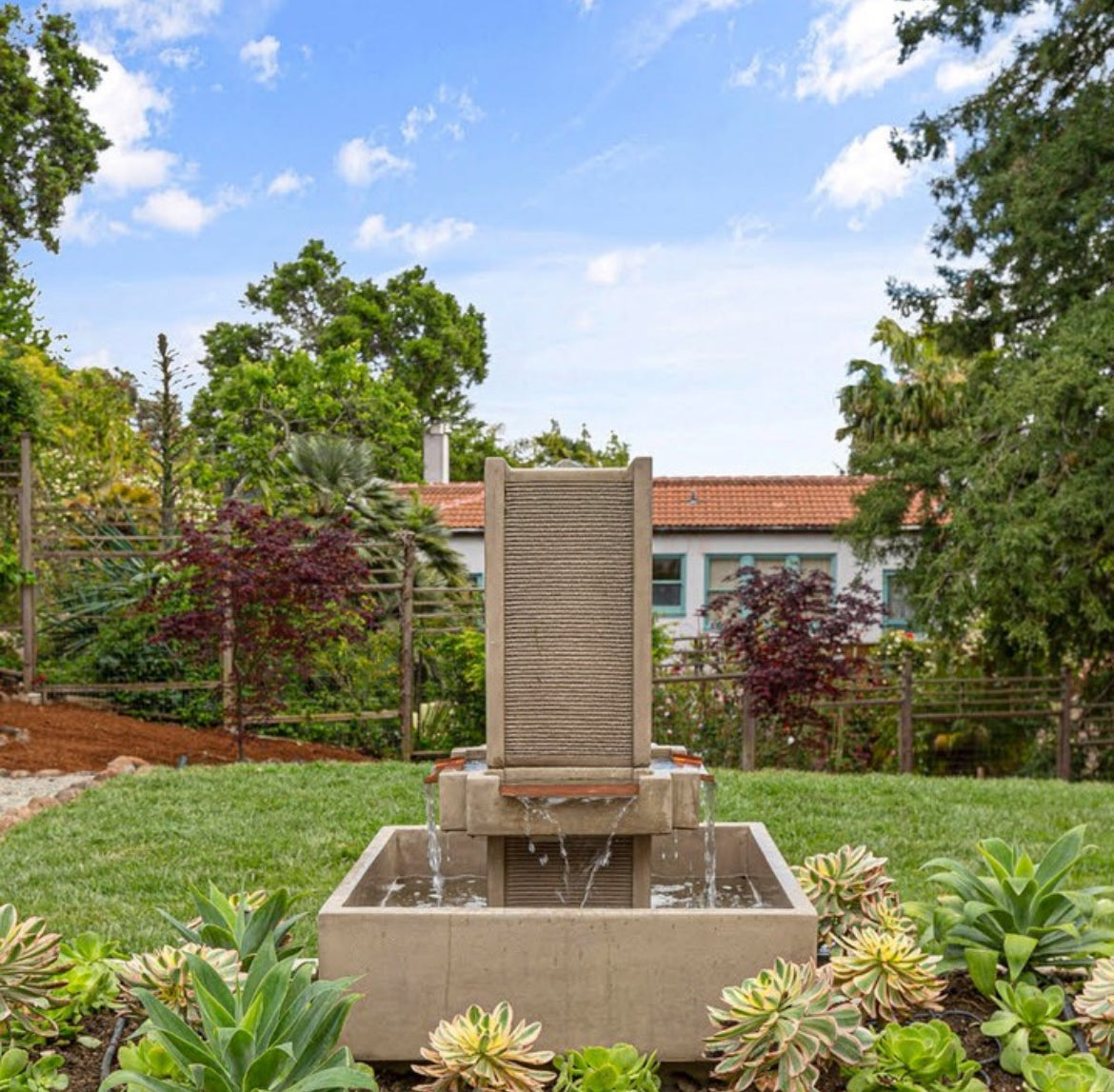 Elegant Brentwood Courtyard Water Fountain