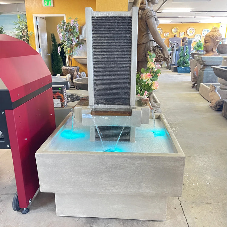 Elegant Brentwood Courtyard Water Fountain