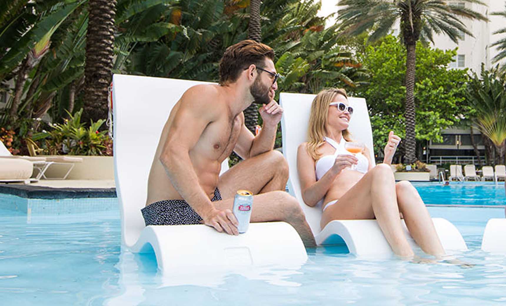 Ledge Signature Chair and Side Table In-Pool Set