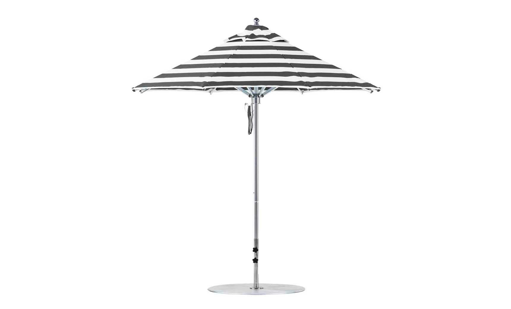 Ledge 7.5' Octagon Pulley Premier Umbrella