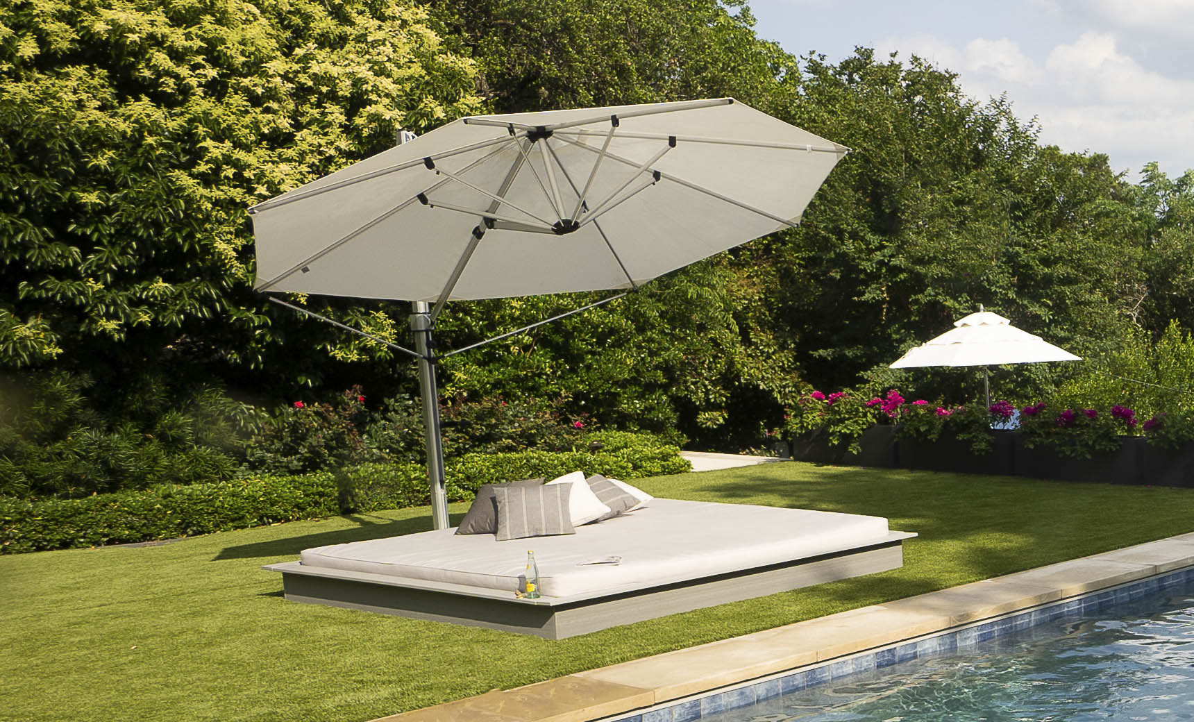 Ledge Echo Sunbed