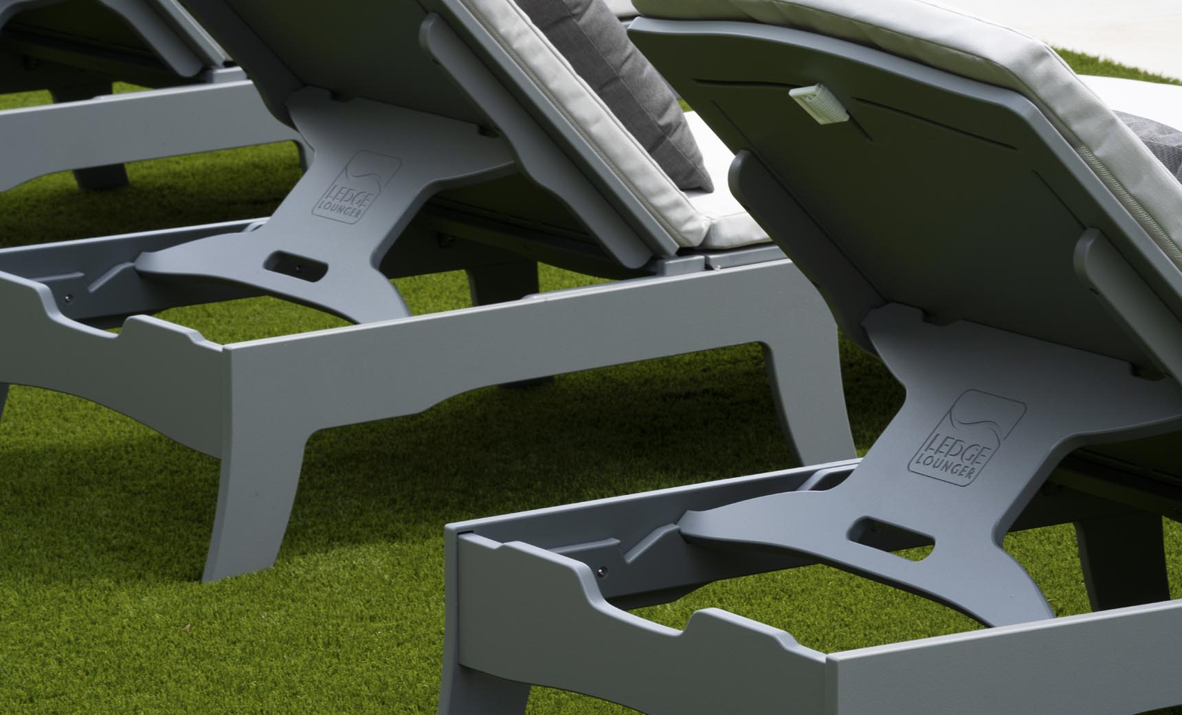Ledge Legacy Chaise