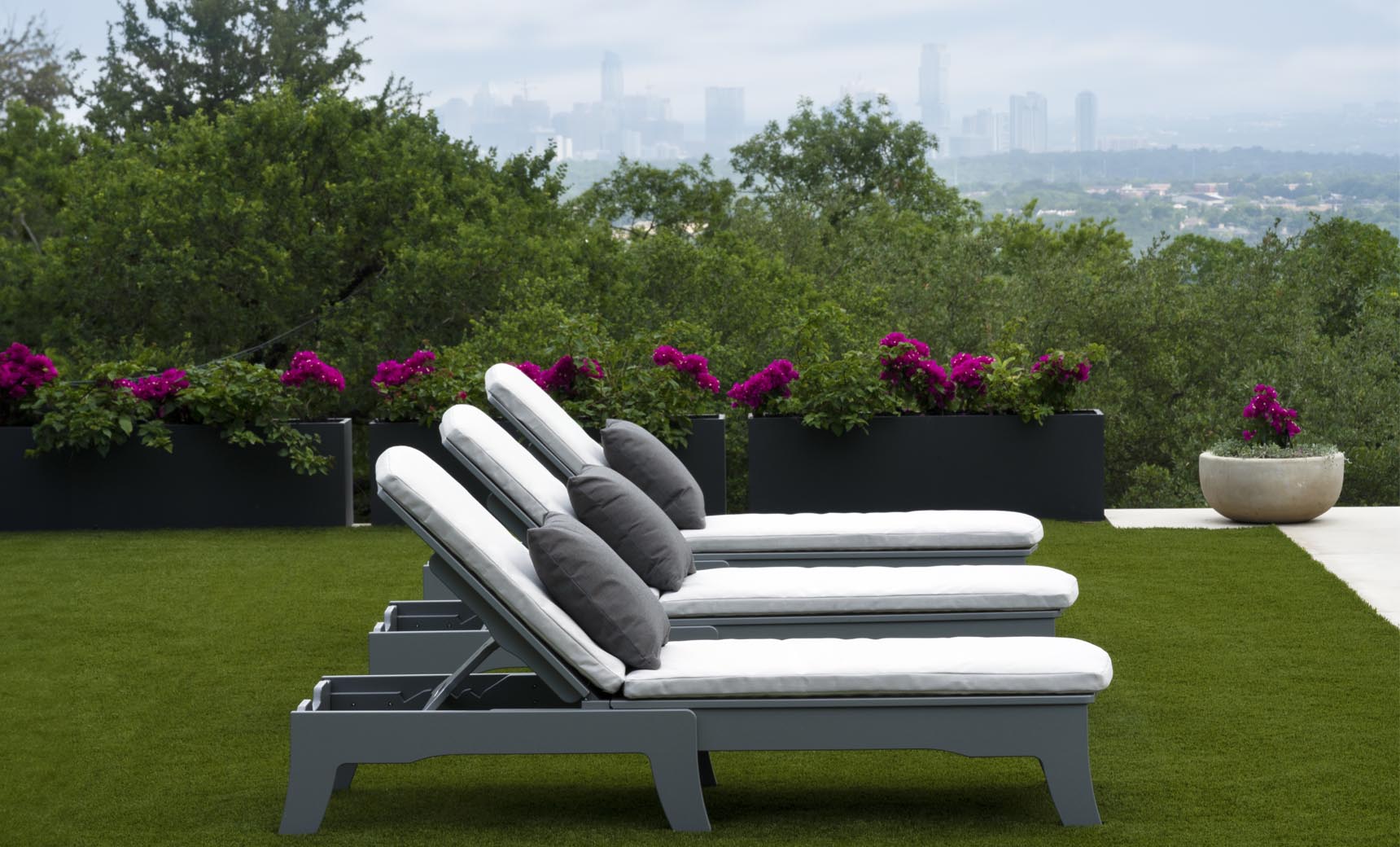 Ledge Legacy Chaise