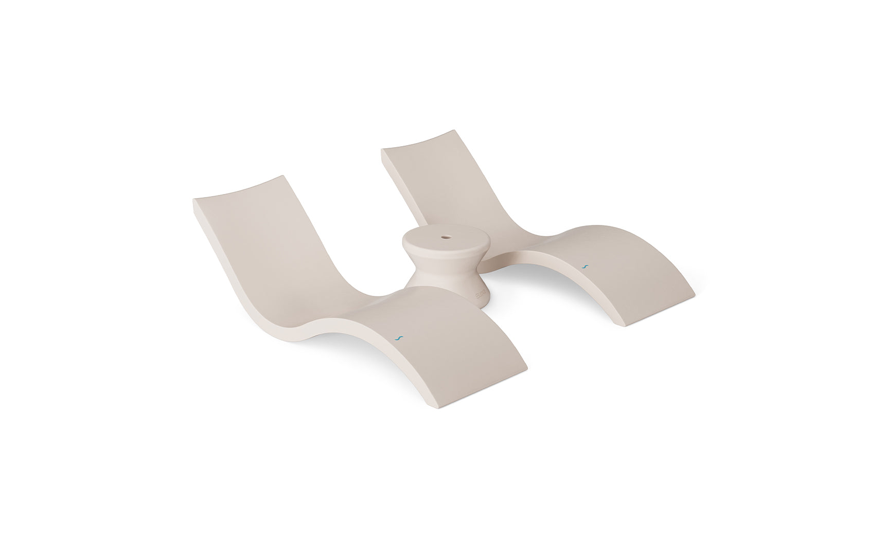 Ledge Signature Chaise and Side Table In-Pool Set