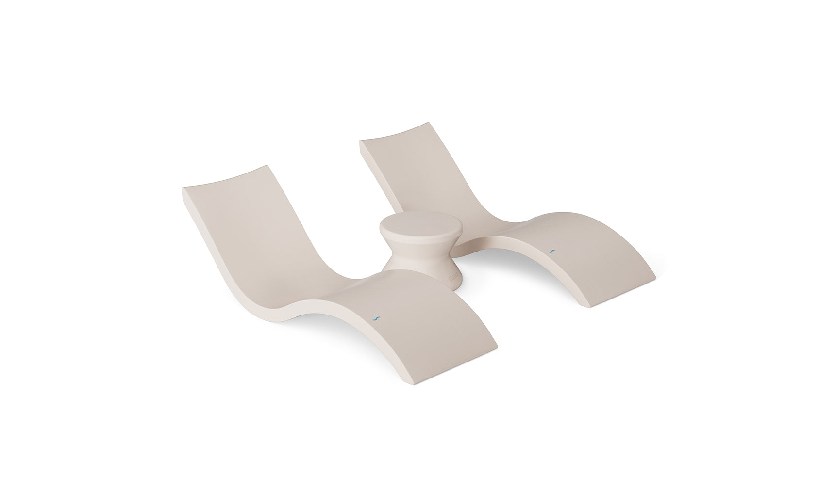 Ledge Signature Chaise and Side Table In-Pool Set