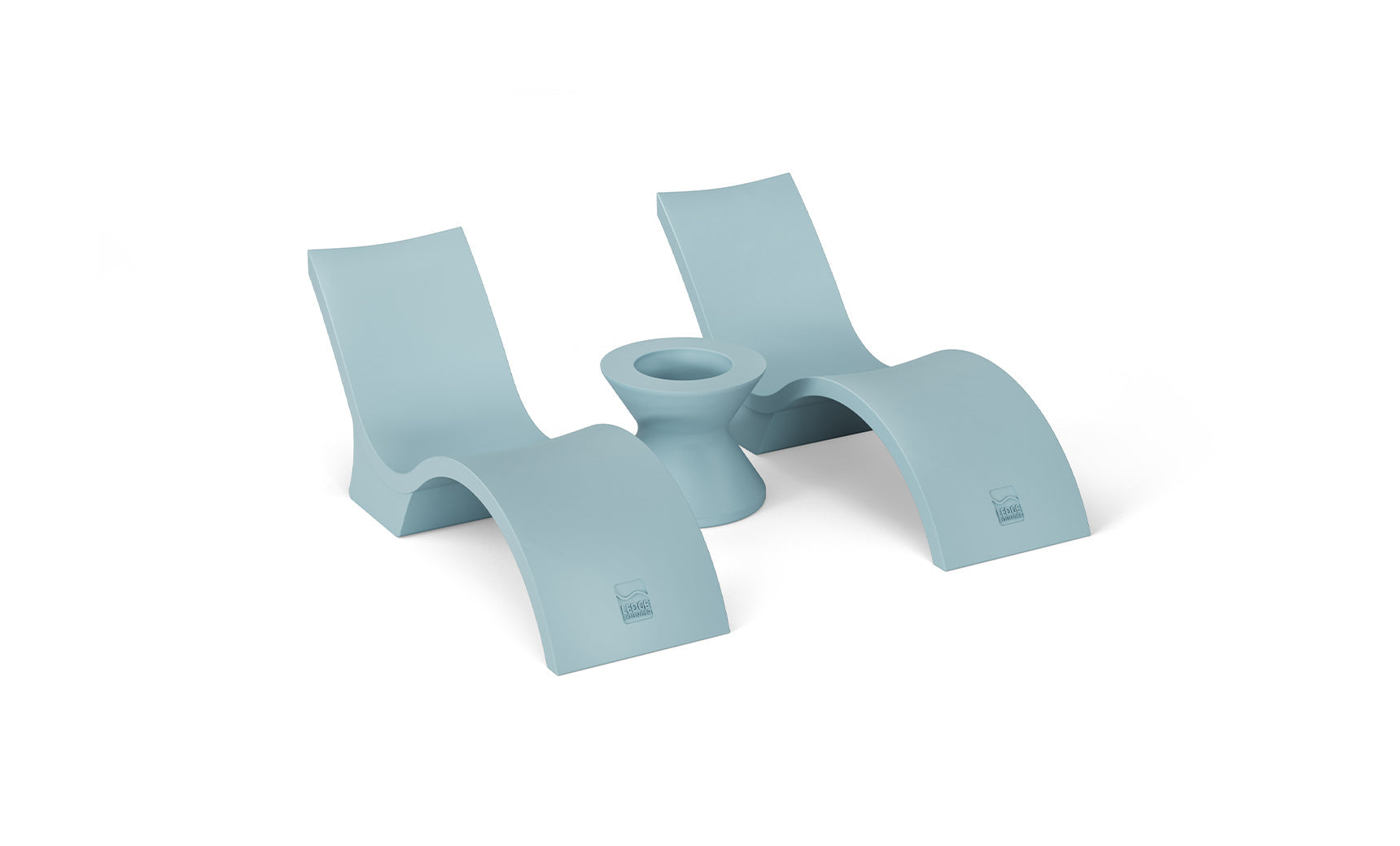 Ledge Signature Chaise Deep and Side Table In-Pool Set