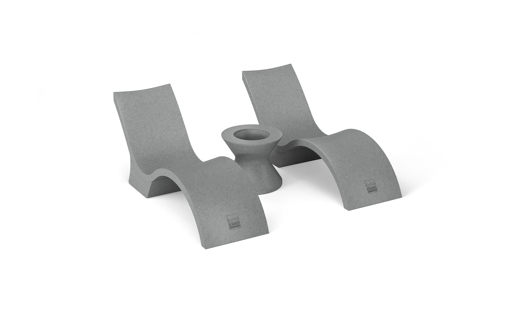 Ledge Signature Chaise Deep and Side Table In-Pool Set
