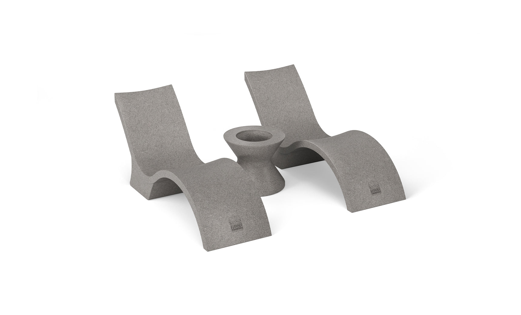 Ledge Signature Chaise Deep and Side Table In-Pool Set