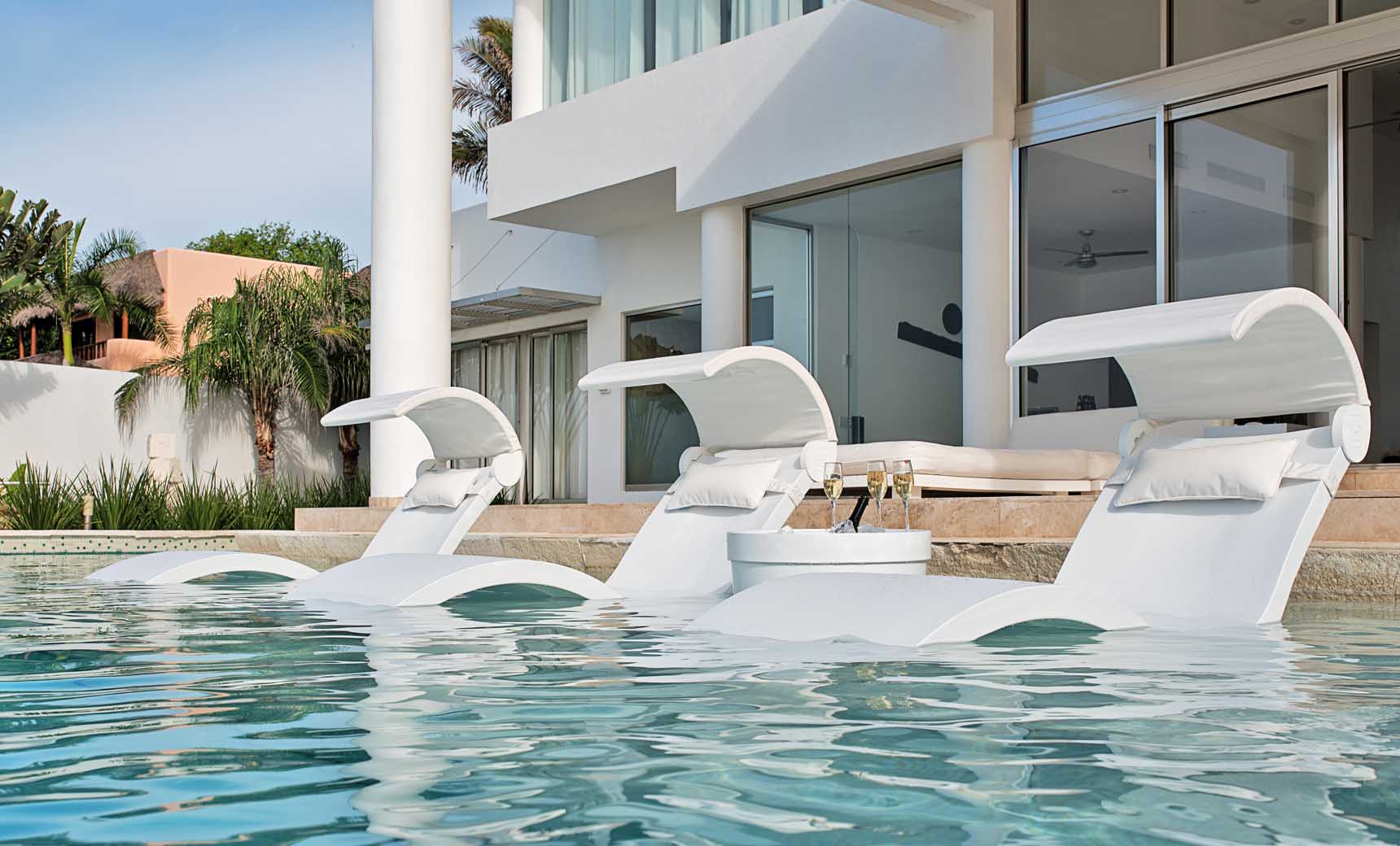 Ledge Signature Chaise Deep