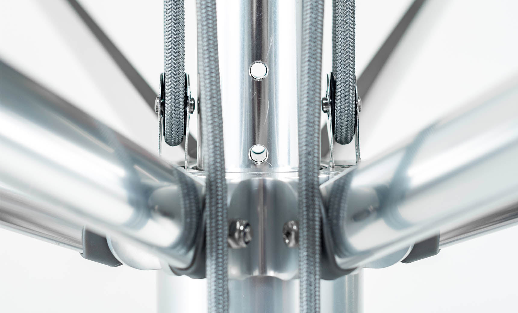 Ledge 7.5' Octagon Pulley Premier Umbrella