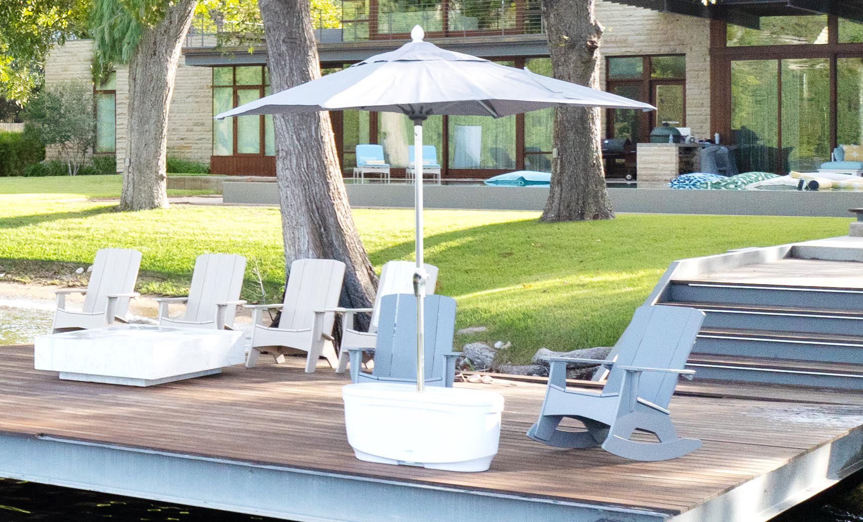 Ledge Party Pad Swim-Up Bar