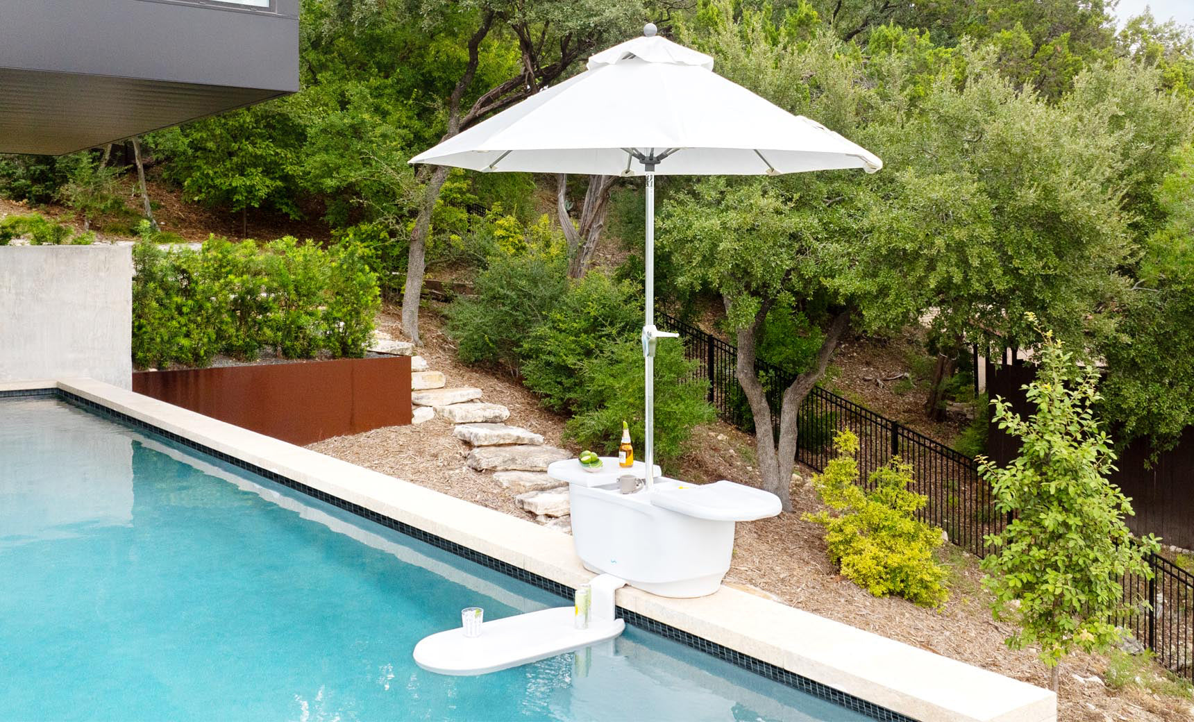 Ledge Party Pad Swim-Up Bar