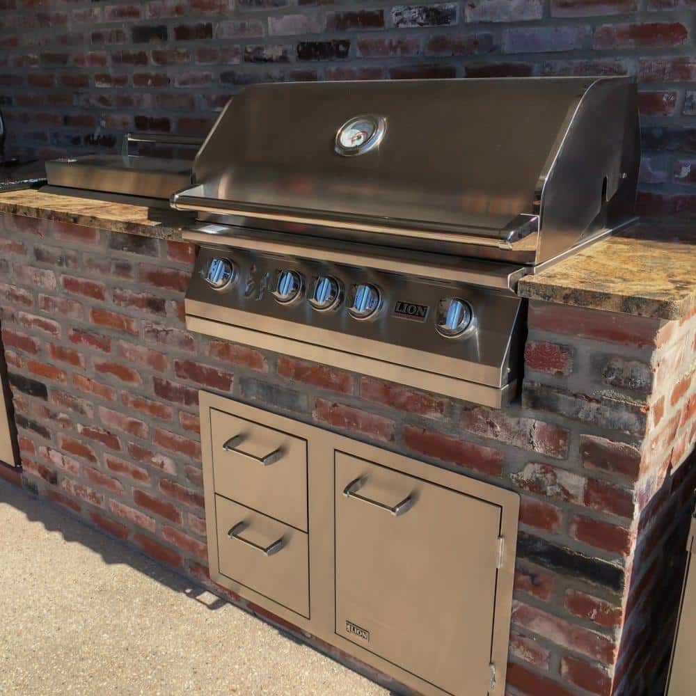 Lion Premium Grills L90000 40" Built-In Gas Grill Package