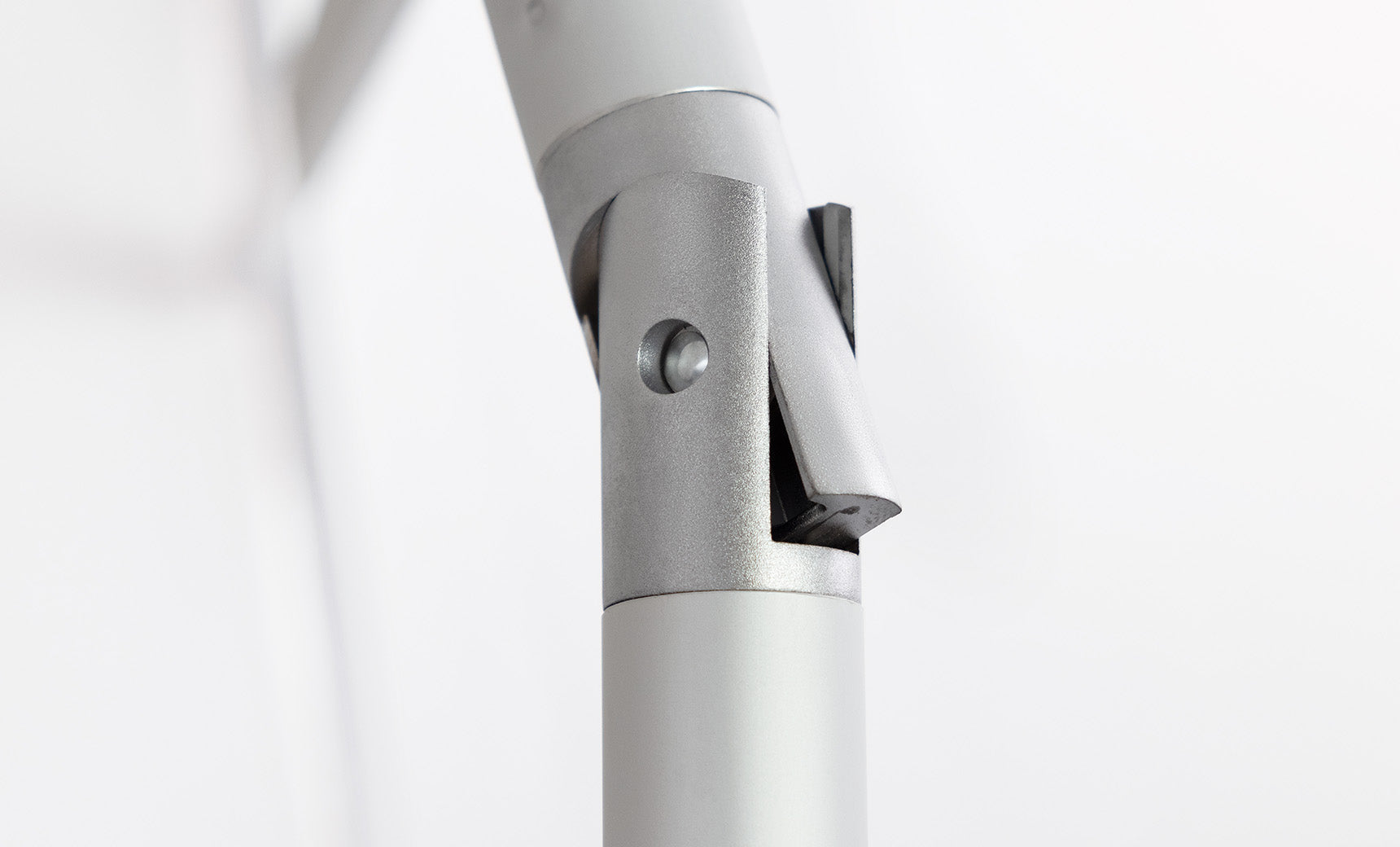 Ledge 9' Octagon Signature 360° Tilt Umbrella