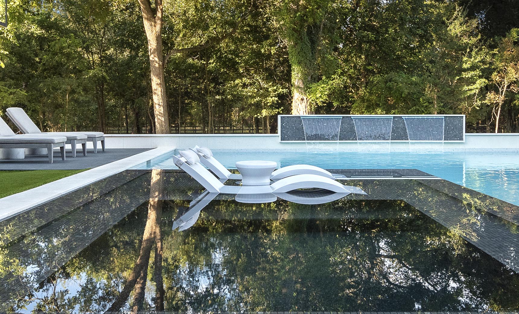 Ledge Signature Chaise