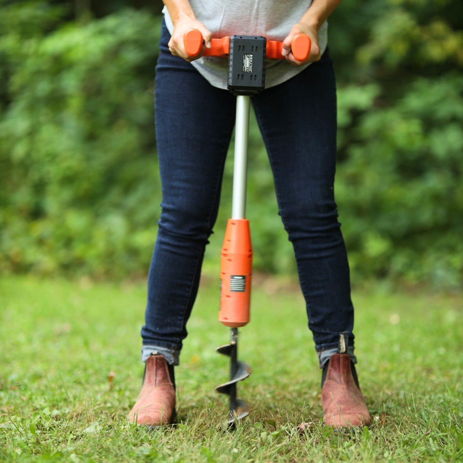 Super Handy Electric Earth Auger - 20V 4Ah Battery, 12" x 3" Bit