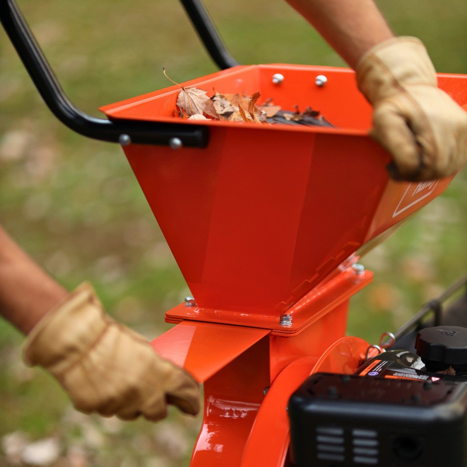 Super Handy Wood Chipper Pro - 7HP 212CC, 3" Max Branch Capacity